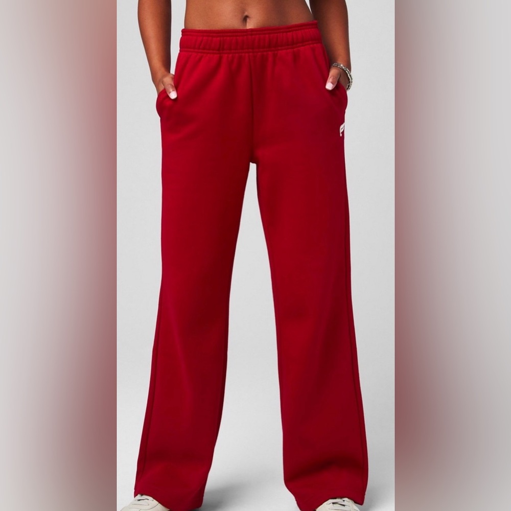 Cozy Fleece Wide Leg Sweatpants in Holly Berry